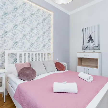 Sweet Family Chodkiewicza Rondo Grzegorzeckie By Renters Krakow