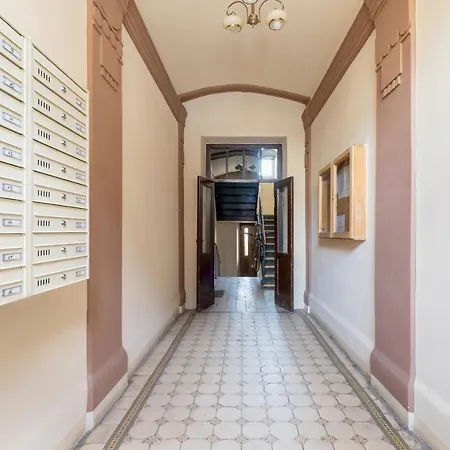 Apartment Sweet Family Chodkiewicza Rondo Grzegorzeckie By Renters Krakow